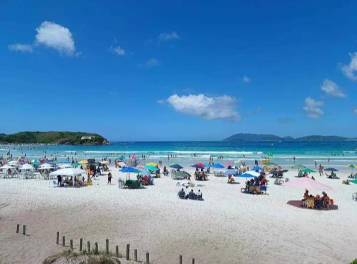 A 50M Da Praia Do Forte Em カボ・フリオ エクステリア 写真